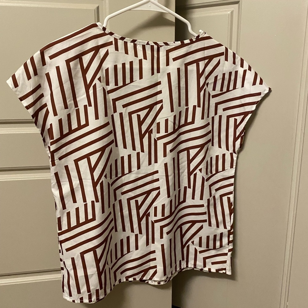 Geometric Blouse - Picture 2 of 2